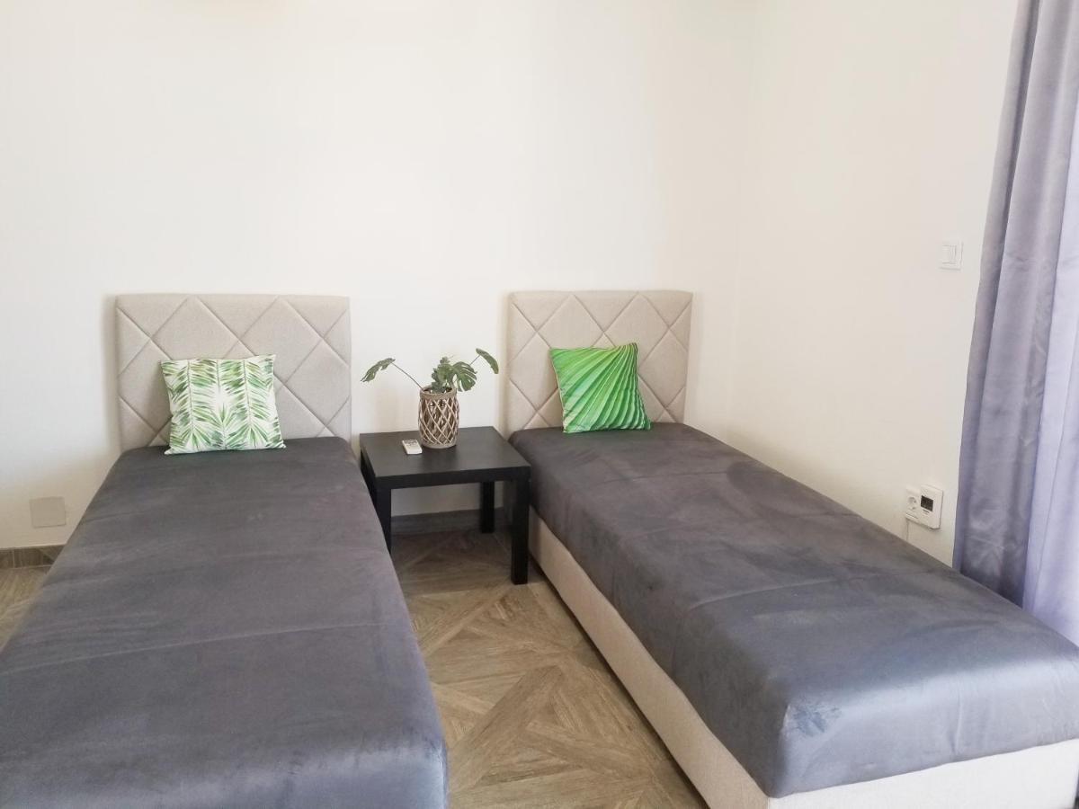 Aparthotel Monterria บาร์ ภายนอก รูปภาพ